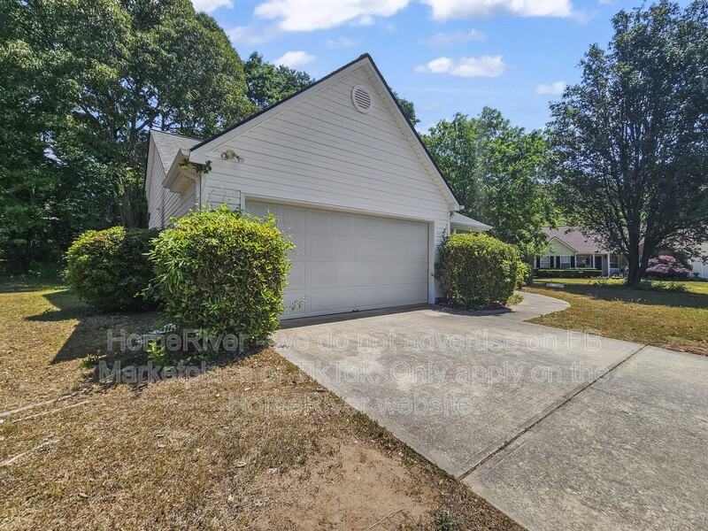 665 Stonecrest Dr - Photo 2 of 16