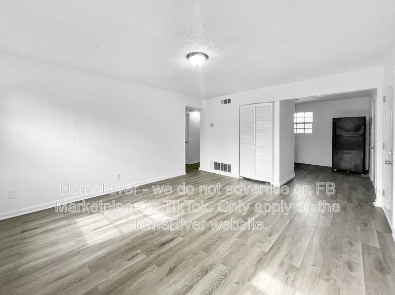 379 Atwood St Sw #4 - Photo 4 of 11