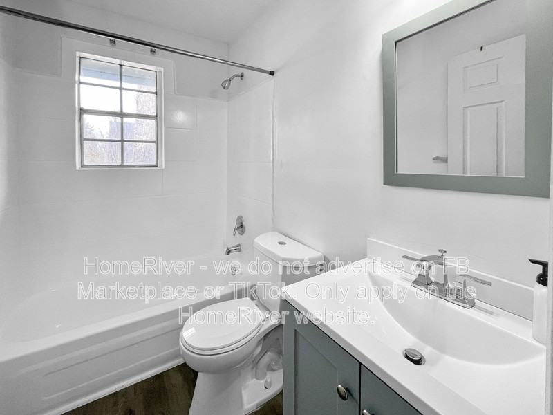 379 Atwood St Sw #4 - Photo 7 of 11