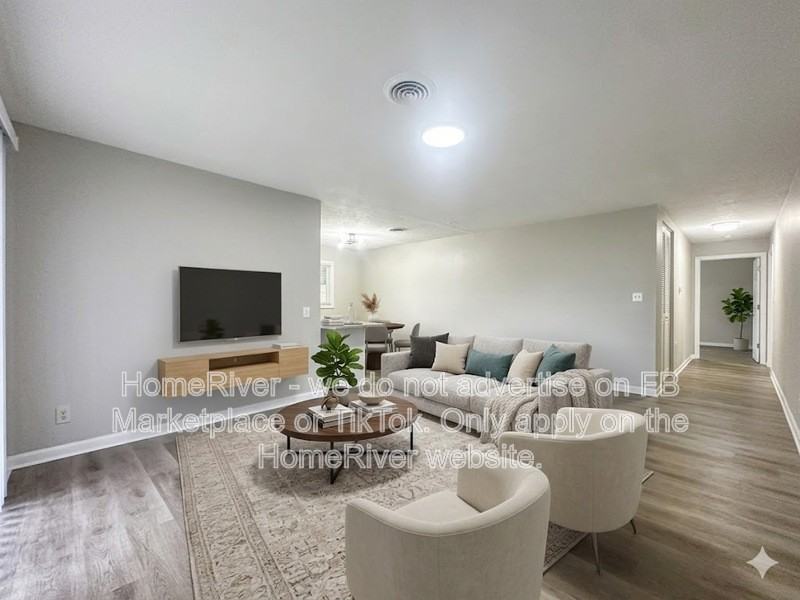 2461 Mcalpin Ter #R - Photo 2 of 16