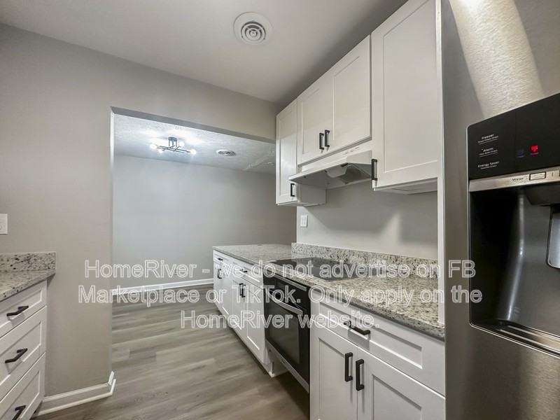 2461 Mcalpin Ter #R - Photo 4 of 16