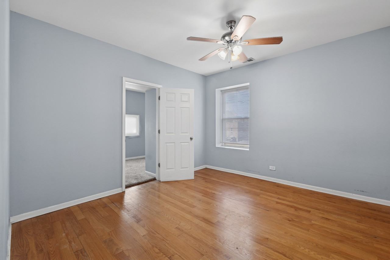9222 S Laflin St - Photo 5 of 7