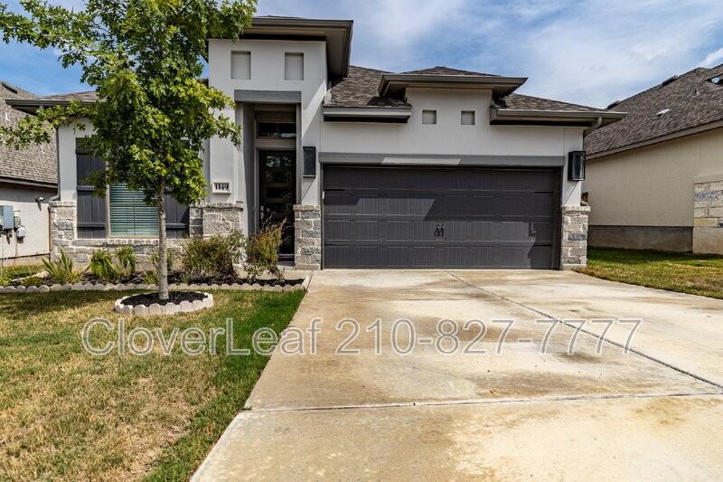 1149 Cadogan Squire - Photo 2 of 41