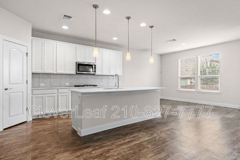 16105 Nightshade St - Photo 7 of 39
