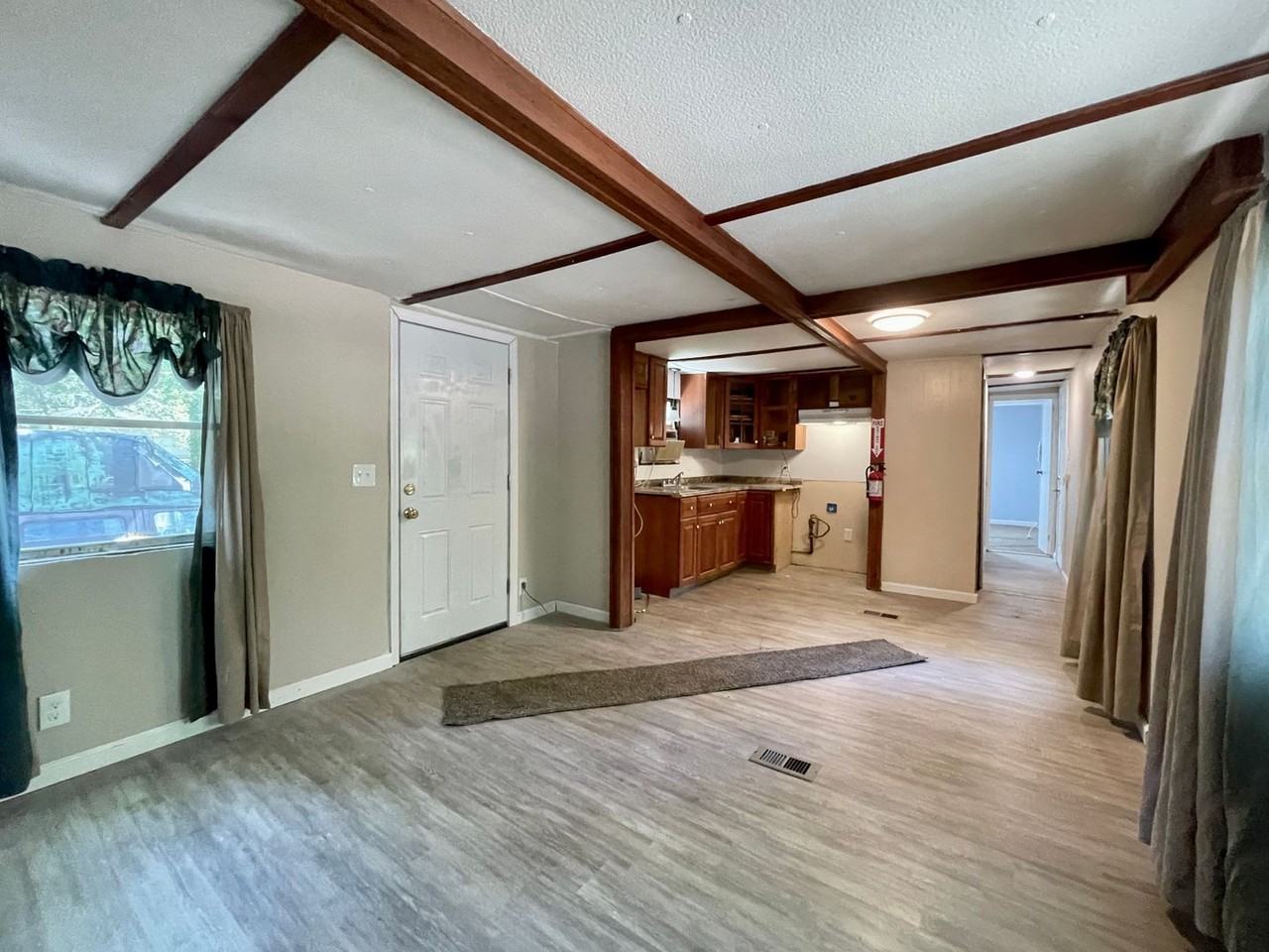 7625 Joseph St - Photo 2 of 14