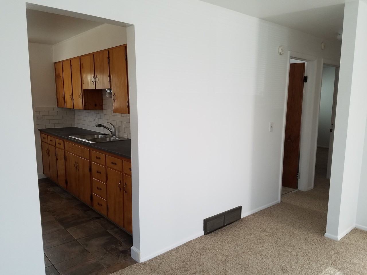 502 S Longmont Ave #A - Photo 5 of 16