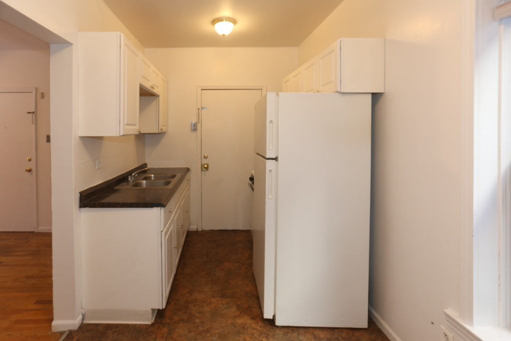 933 W Sunnyside Ave #1N - Photo 2 of 16