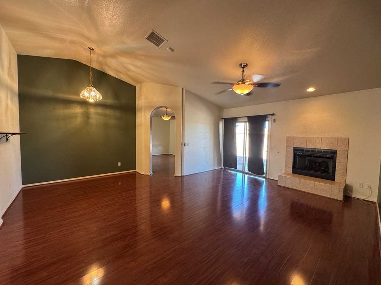 2628 Sausalito Ct - Photo 4 of 26