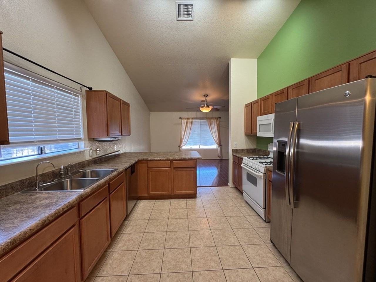 2628 Sausalito Ct - Photo 6 of 26