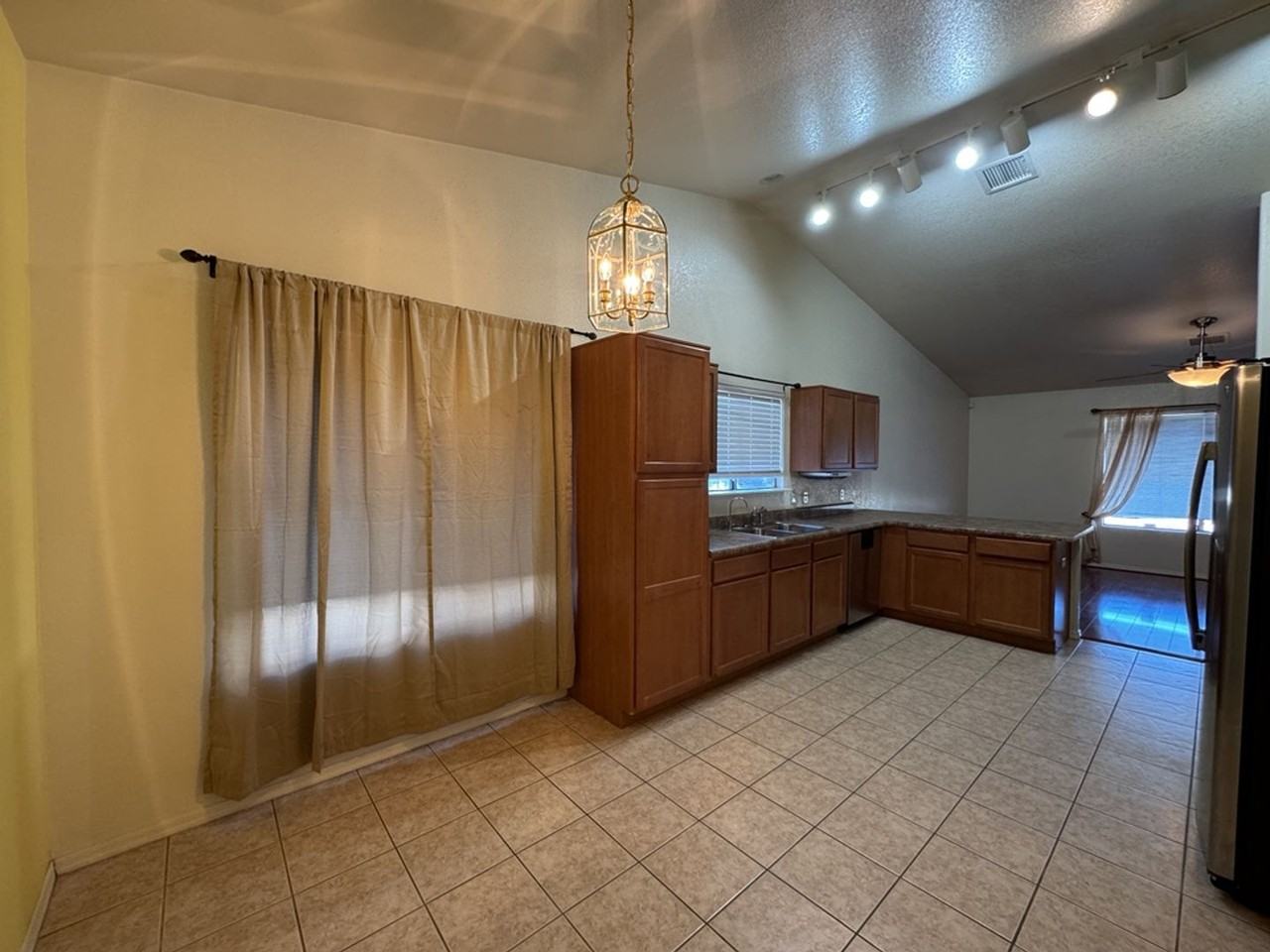 2628 Sausalito Ct - Photo 7 of 26