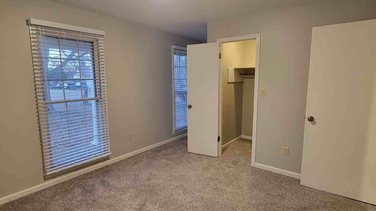 253 Chickering Rd - Photo 7 of 30