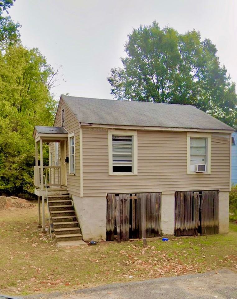 3553 W College St - Photo 2 of 6
