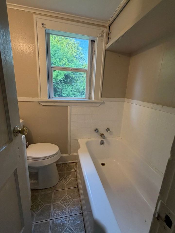 3553 W College St - Photo 5 of 6