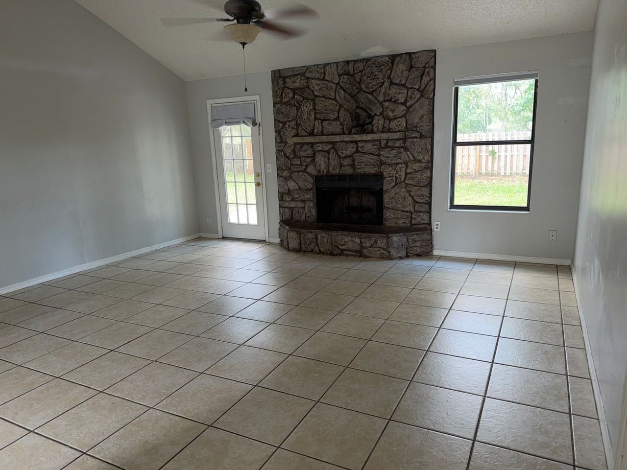 8418 Bottlebrush Ct - Photo 2 of 13