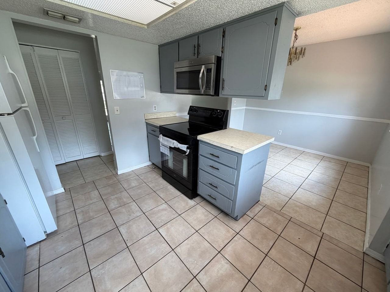 8418 Bottlebrush Ct - Photo 7 of 13