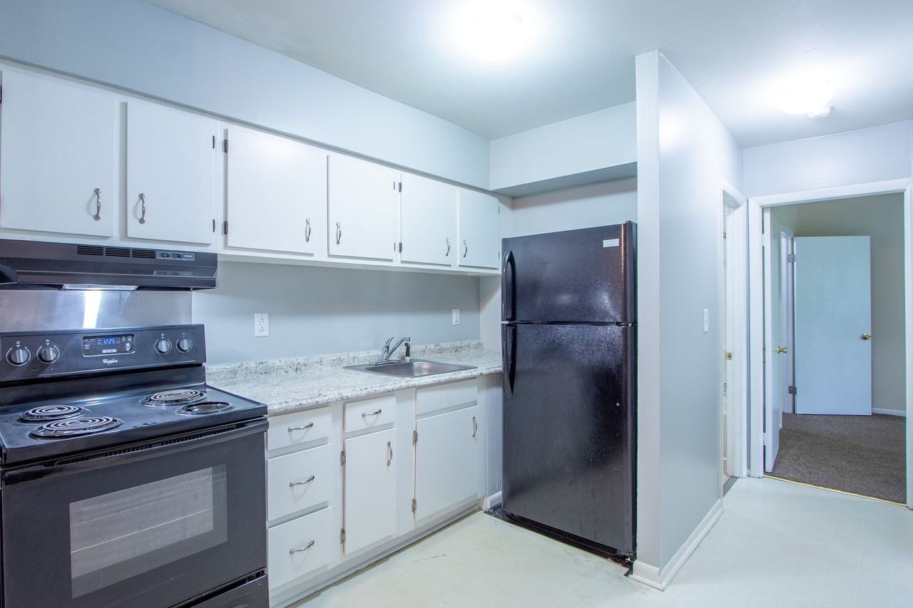 108 E Monroe Ave - Photo 2 of 20
