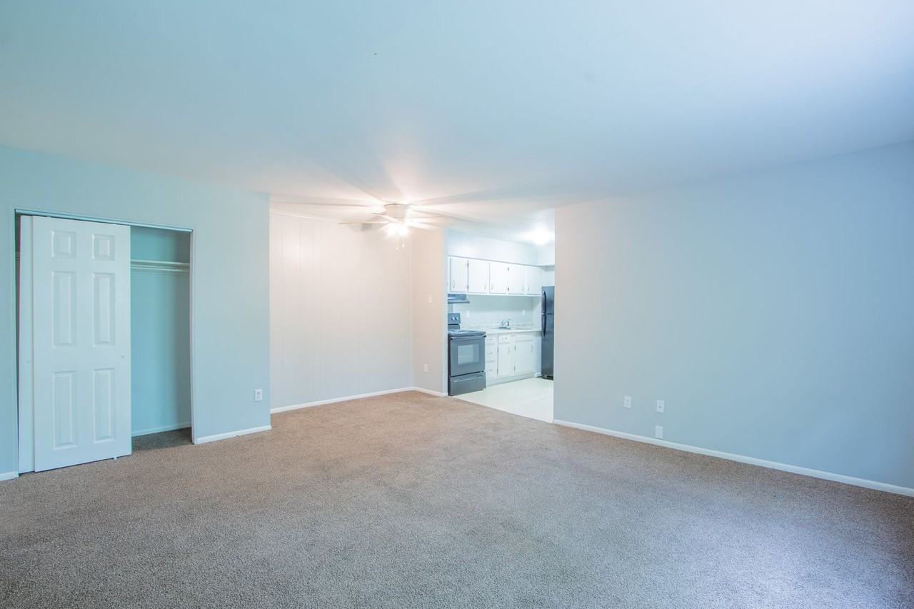 108 E Monroe Ave - Photo 6 of 20
