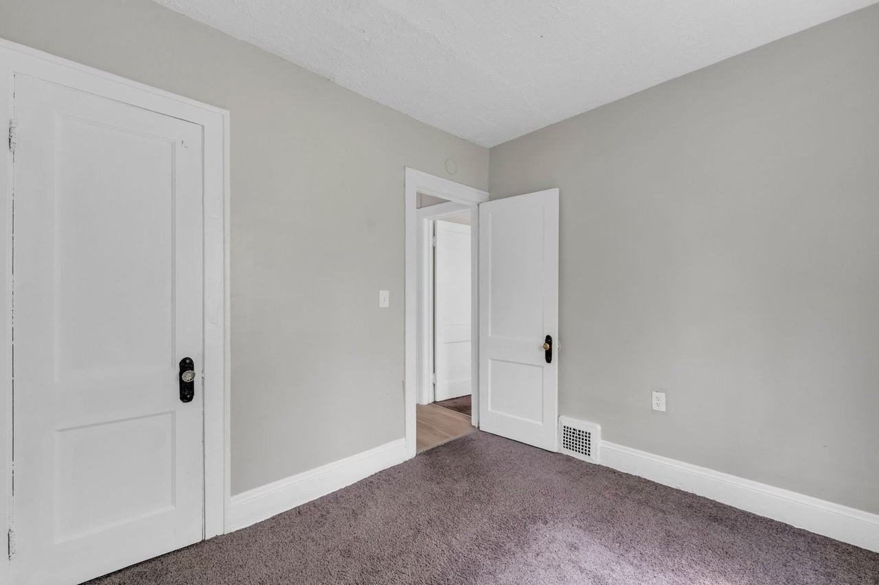 3218 E 117th St - Photo 5 of 14