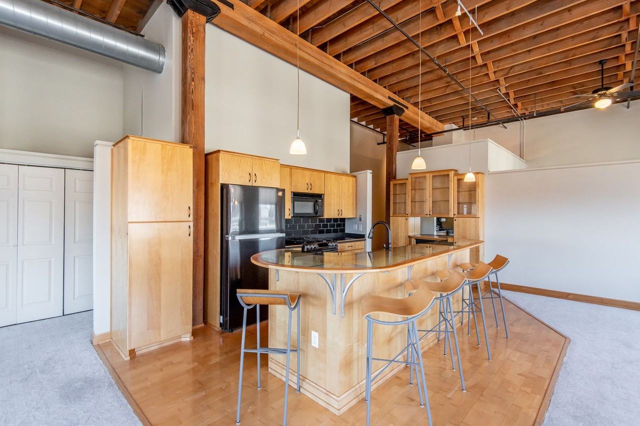 141 N Water St - Photo 7 of 32