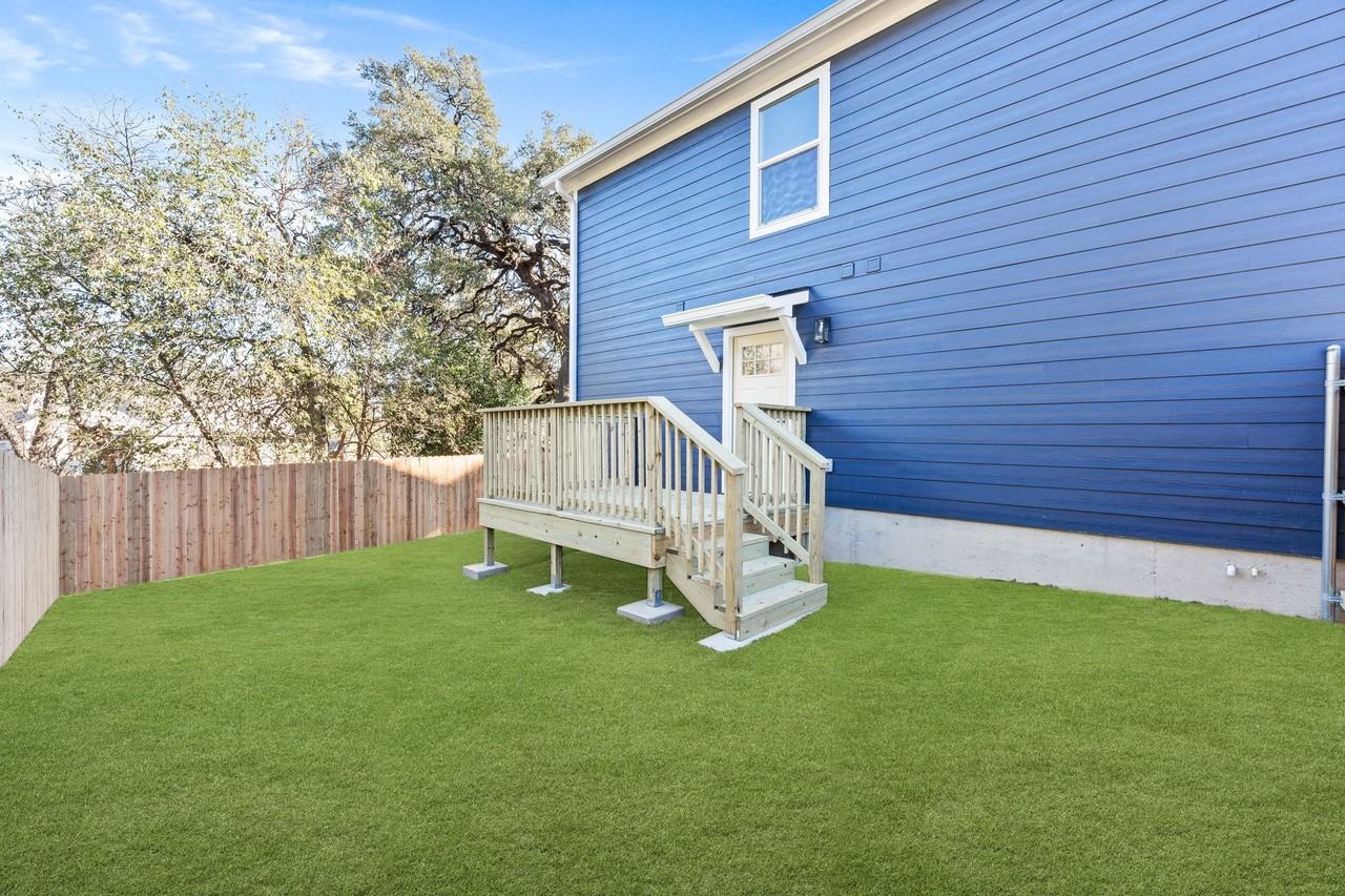 820 S 24th St #B - Photo 3 of 29