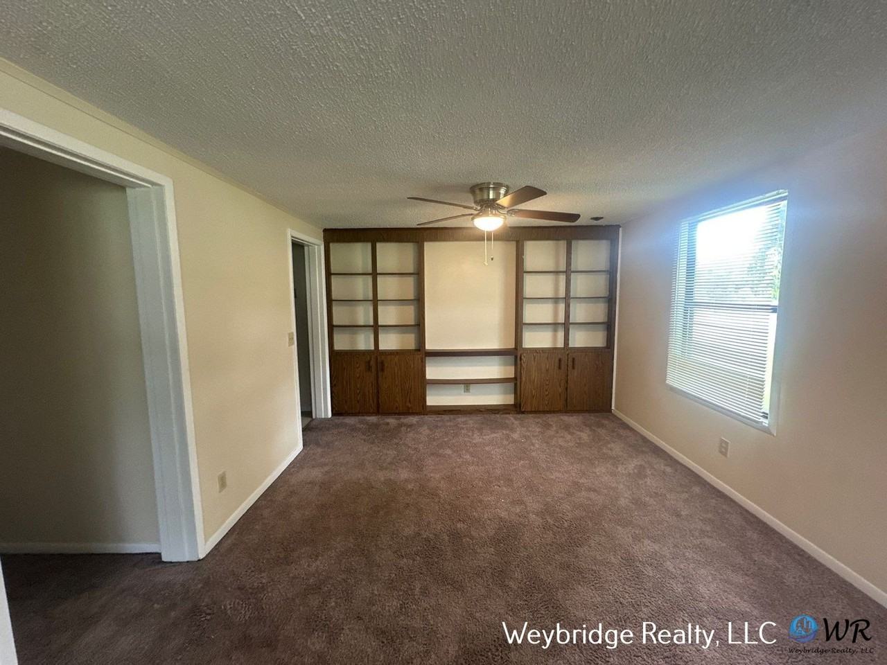 5091 Castlewood Way - Photo 4 of 15