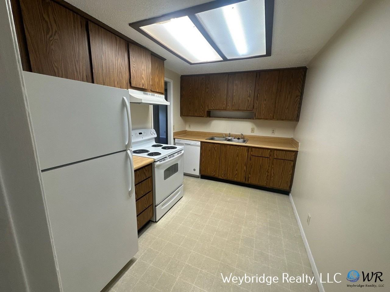 5091 Castlewood Way - Photo 6 of 15