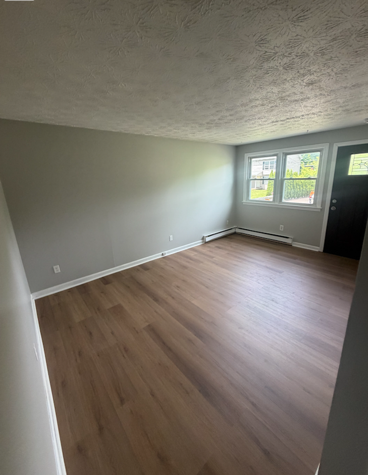 193 Newell Ave - Photo 4 of 7