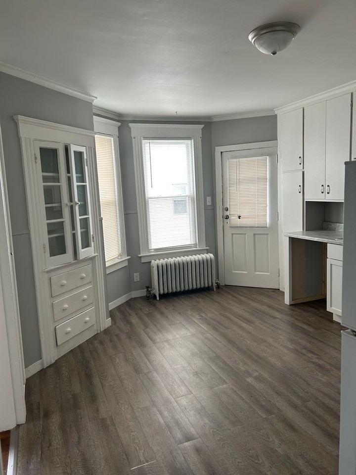 75 Turner Ave - Photo 2 of 13
