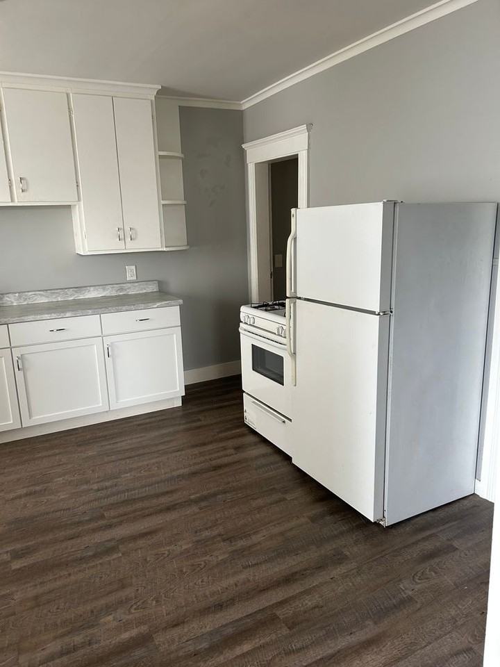 75 Turner Ave - Photo 4 of 13