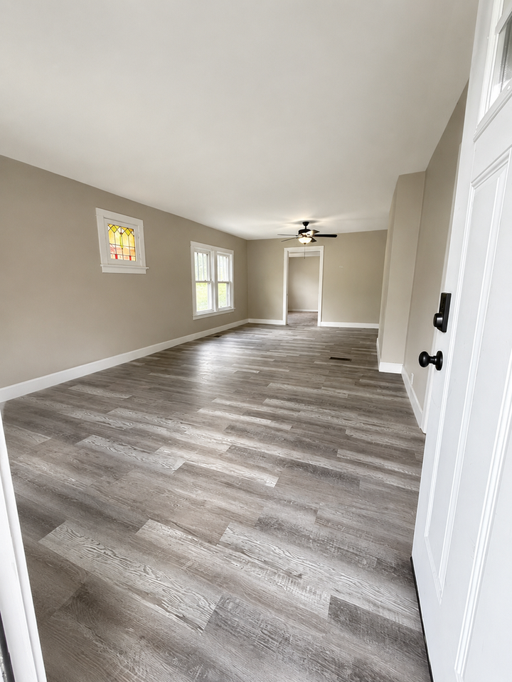 312 Madison Ave - Photo 3 of 11