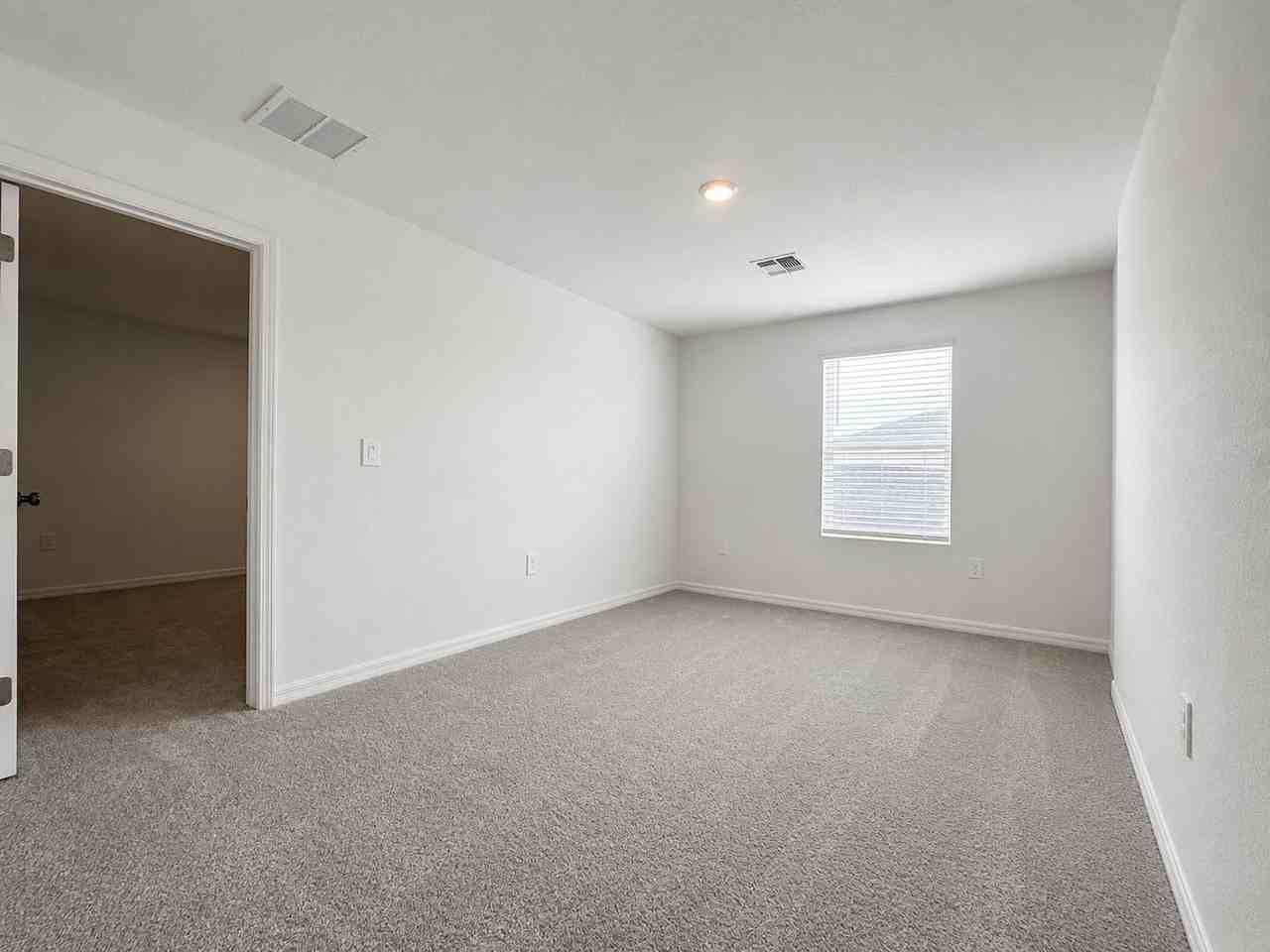 11827 Cloverly Ln - Photo 2 of 24