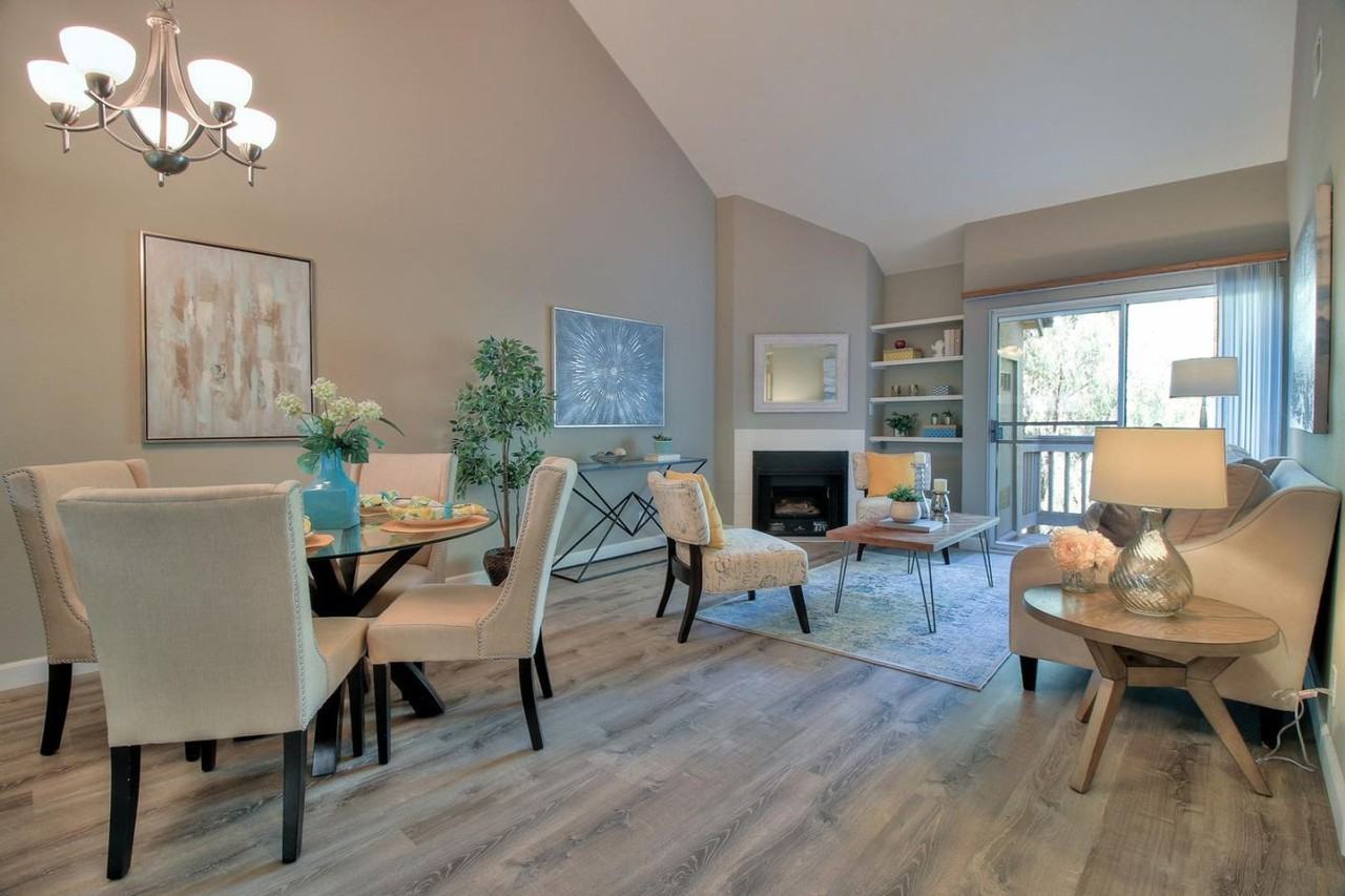 1068 Summershore Ct - Photo 4 of 31