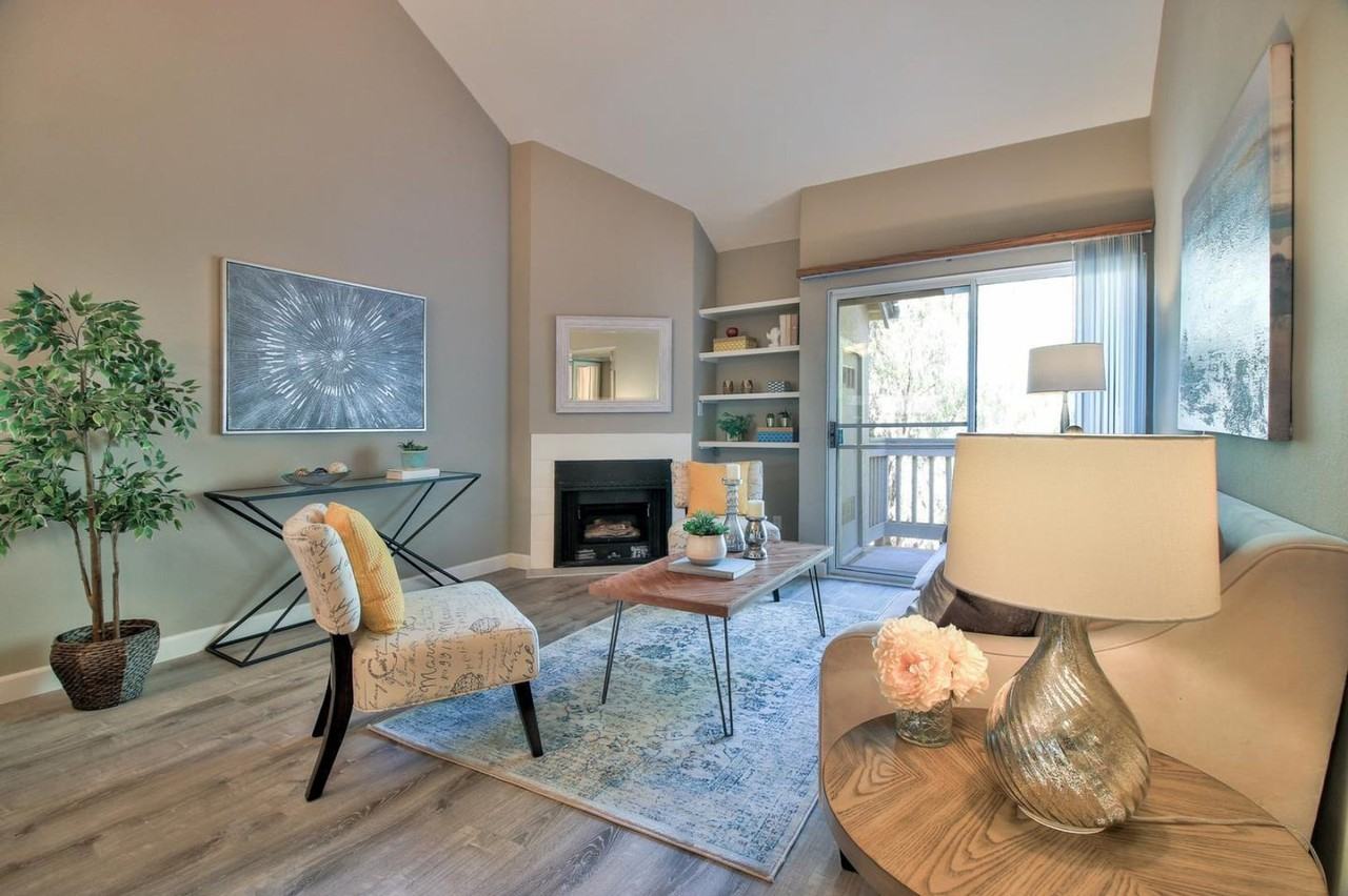 1068 Summershore Ct - Photo 5 of 31