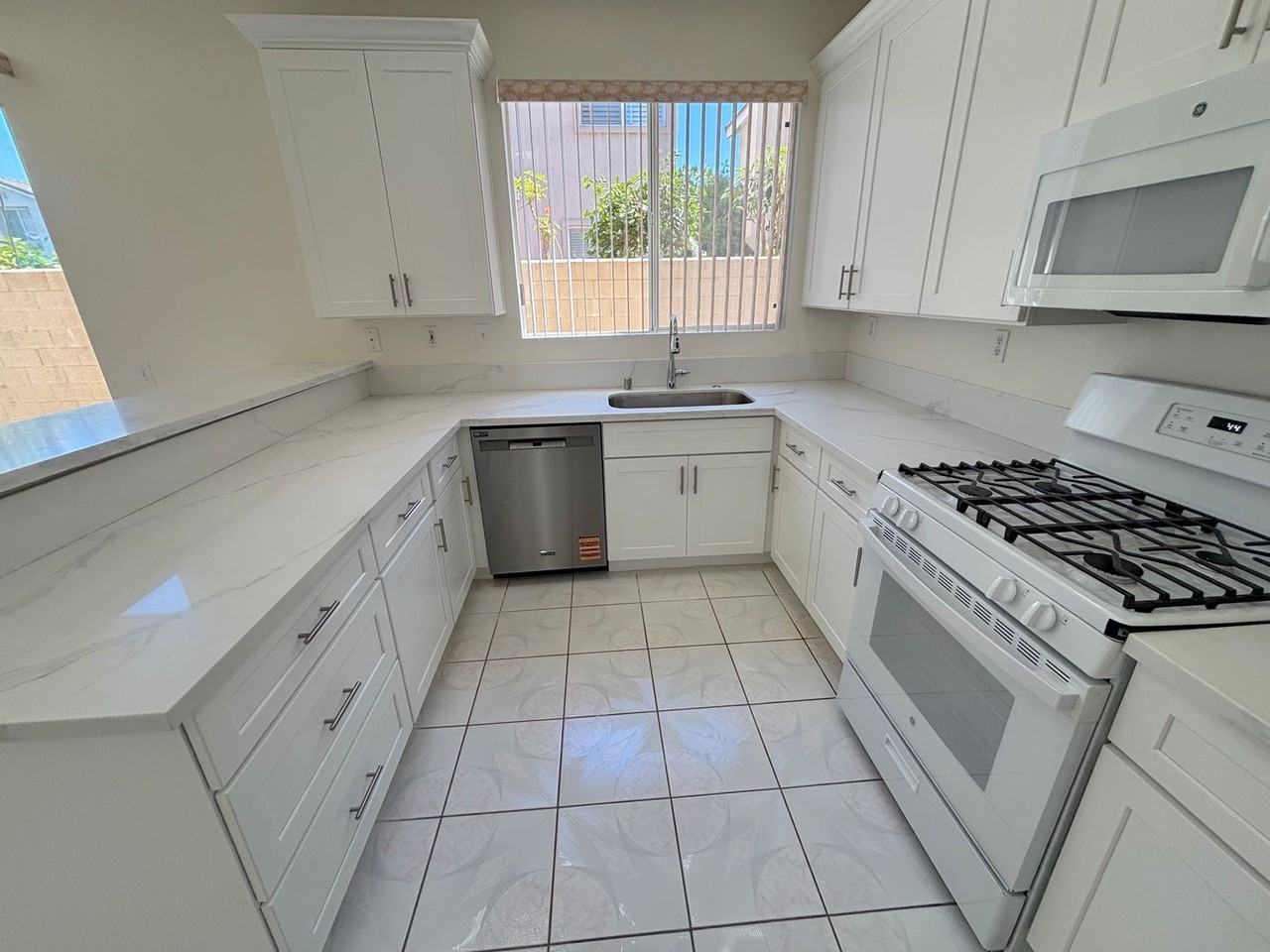 6222 Villa Ryan Ct - Photo 6 of 32