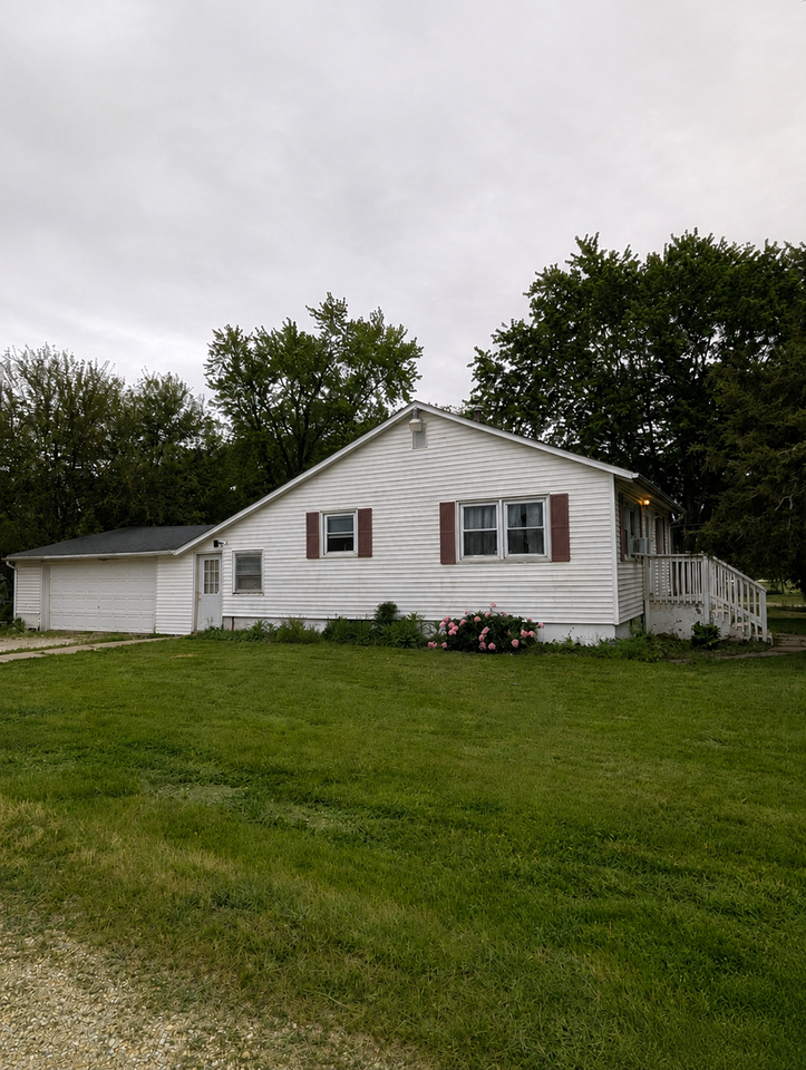17368 214th St - Photo 5 of 8