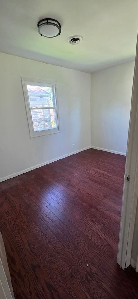 7609 Beech Ave - Photo 2 of 17