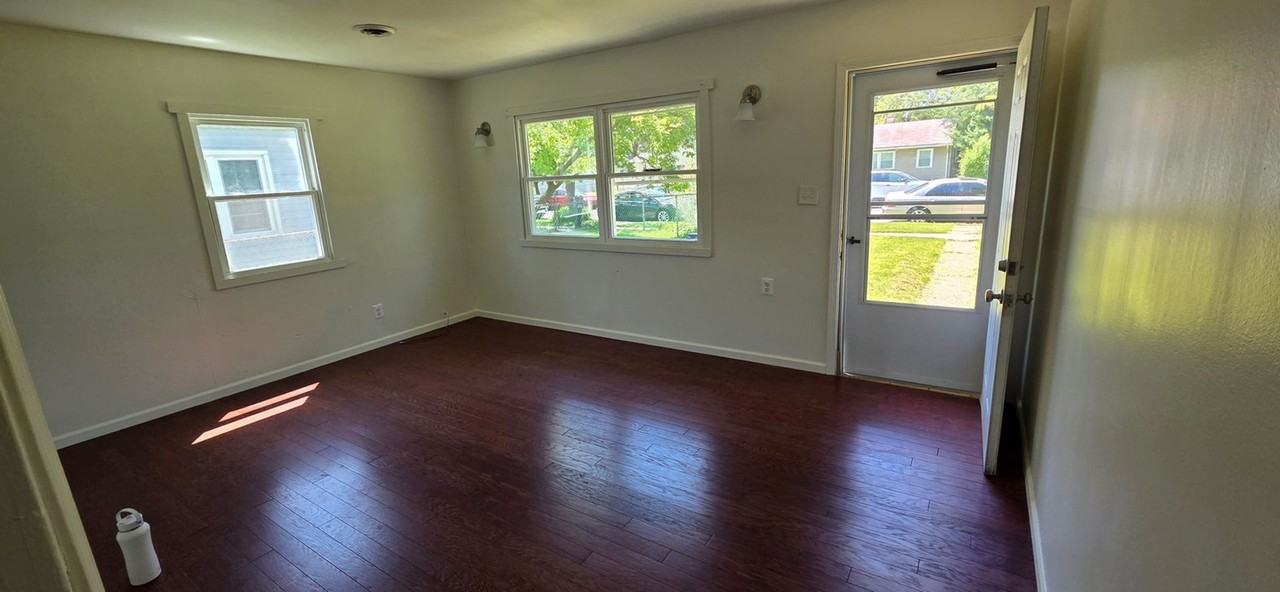 7609 Beech Ave - Photo 4 of 17