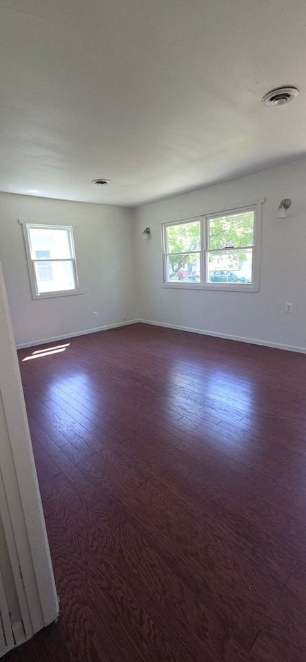 7609 Beech Ave - Photo 6 of 17