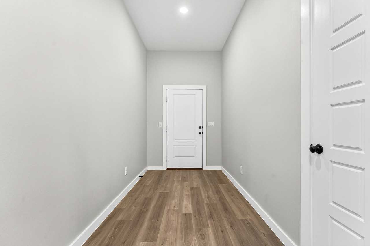 1606 N Dover Ave - Photo 3 of 25