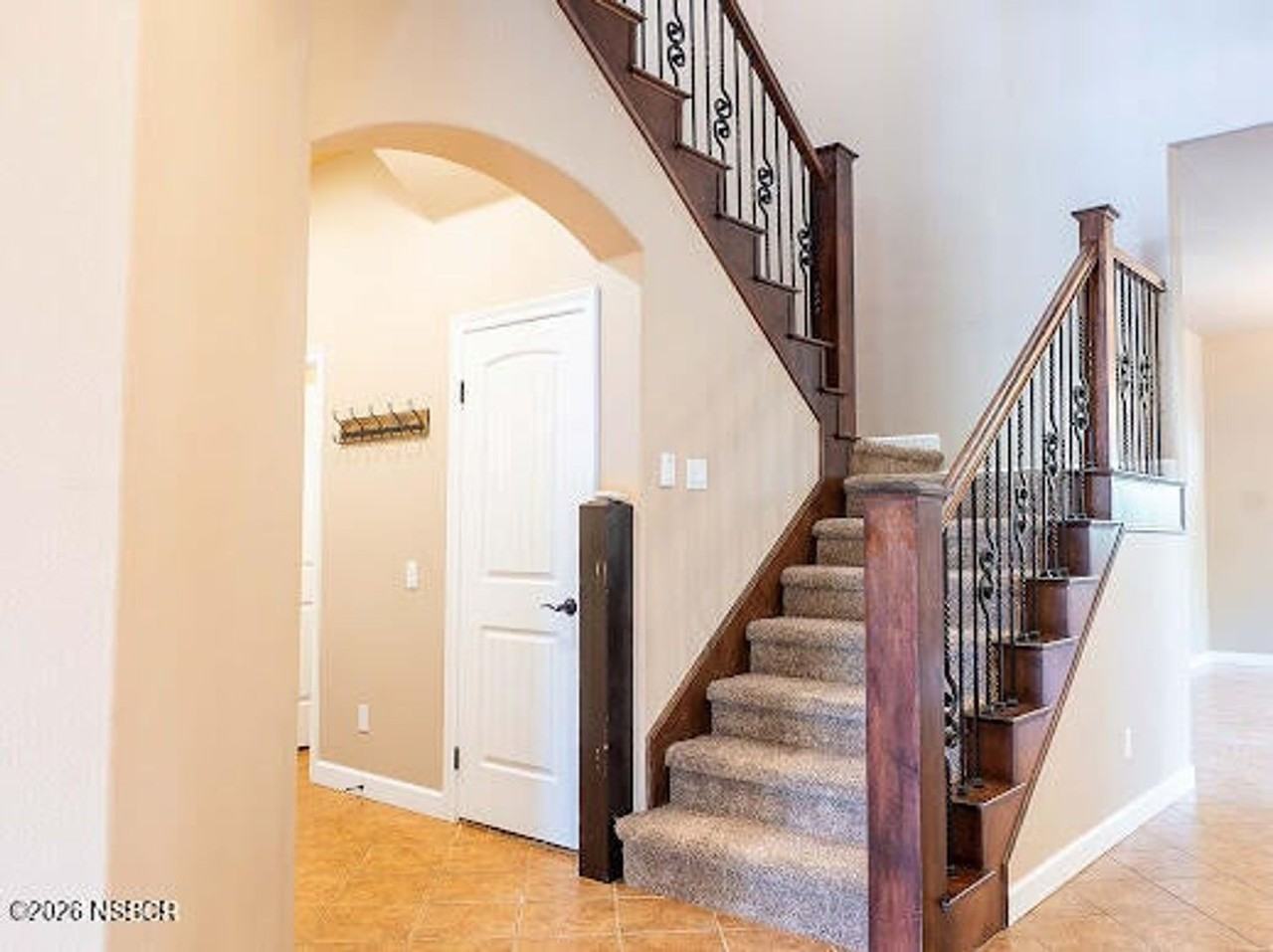 549 Palomar Cir - Photo 5 of 21