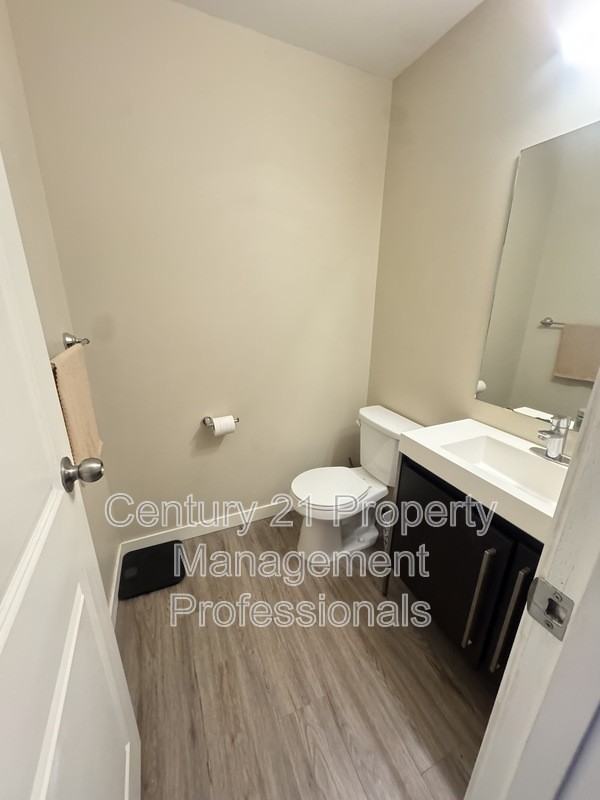 14634-25 Street Nw - Photo 5 of 7