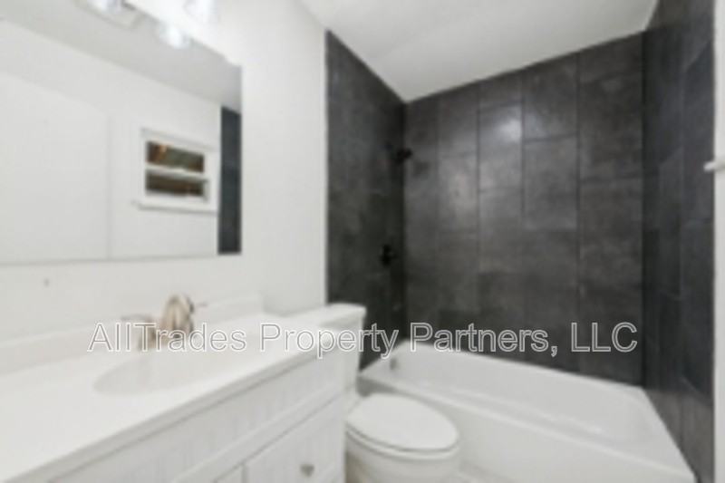 408 Chestnut St - Photo 5 of 10