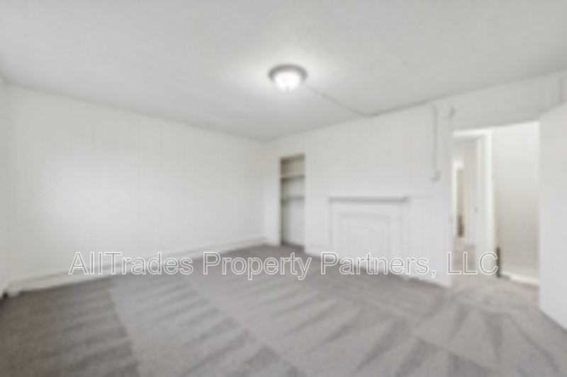 408 Chestnut St - Photo 6 of 10