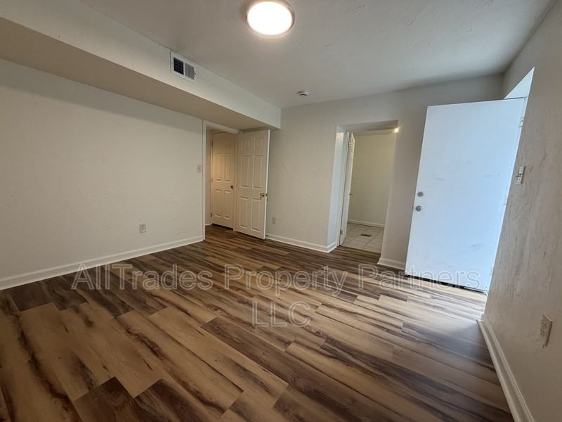 527 Duquesne Ave - Photo 5 of 5