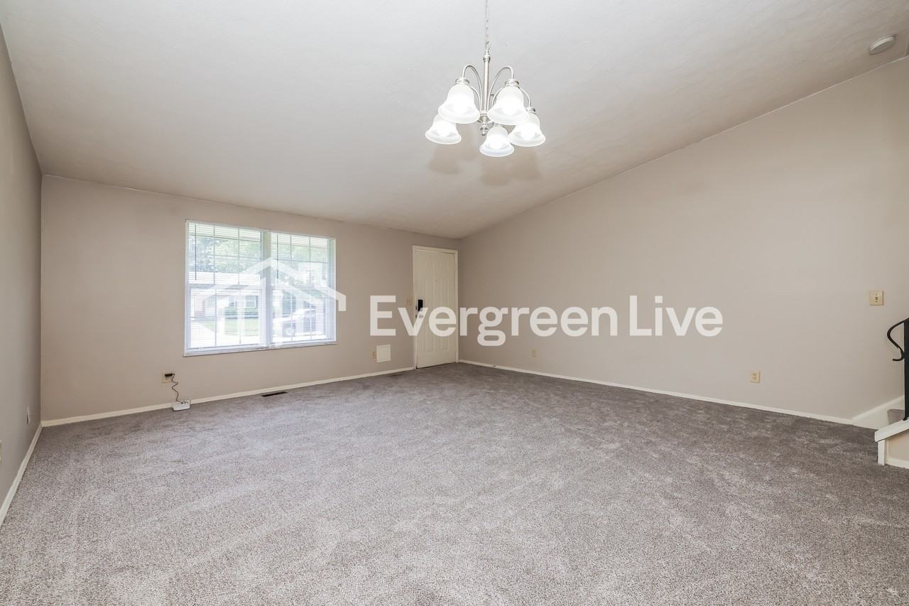 8356 Indian Mound Dr - Photo 4 of 15