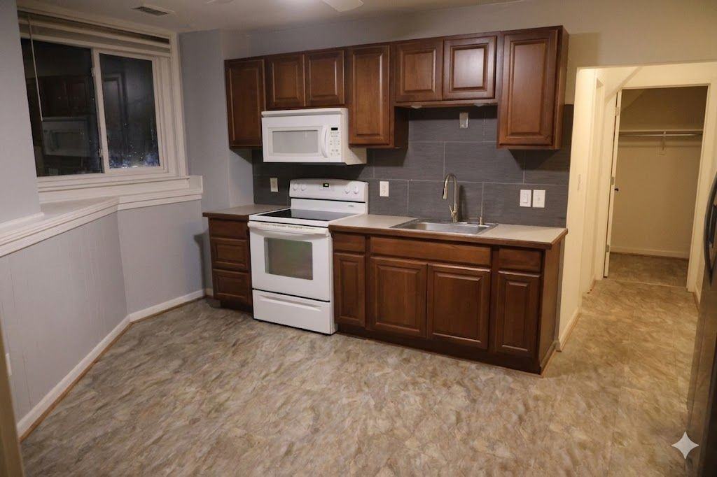 1152 Main St - Photo 5 of 8