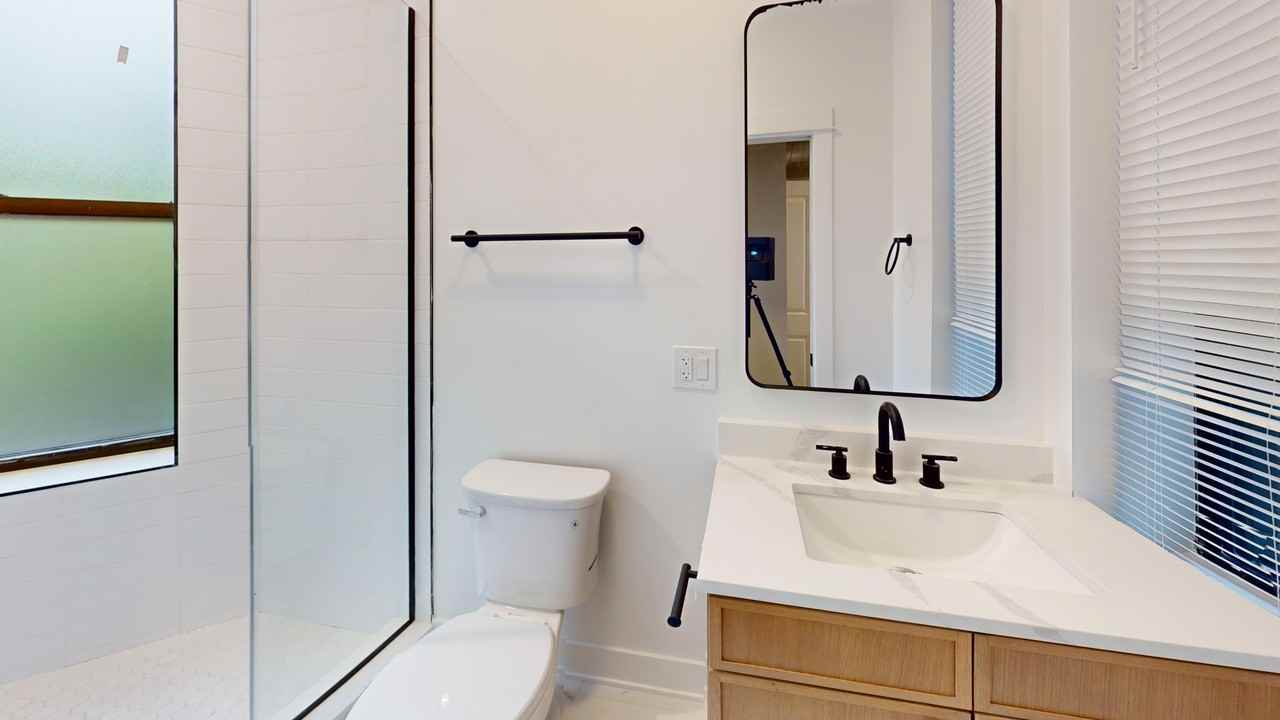 2403 N Kedzie Blvd #3 - Photo 4 of 12
