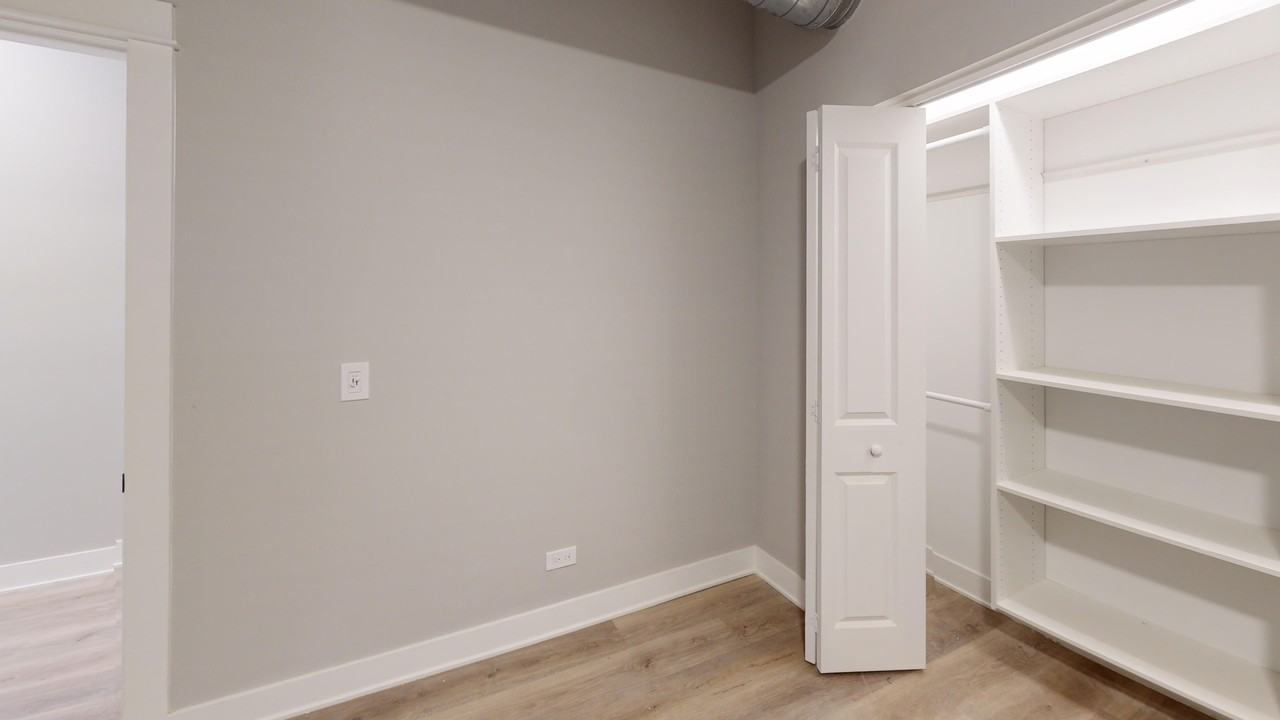 2403 N Kedzie Blvd #3 - Photo 5 of 12