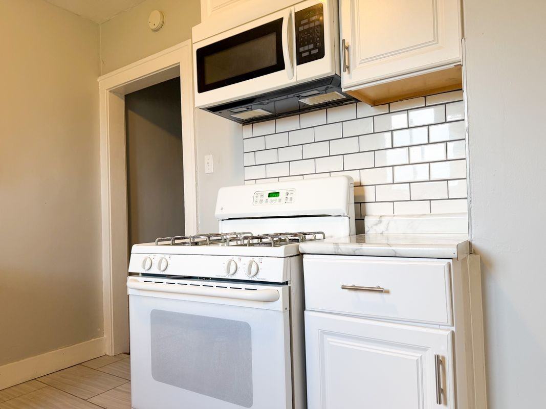 2710 Clements St - Photo 3 of 10