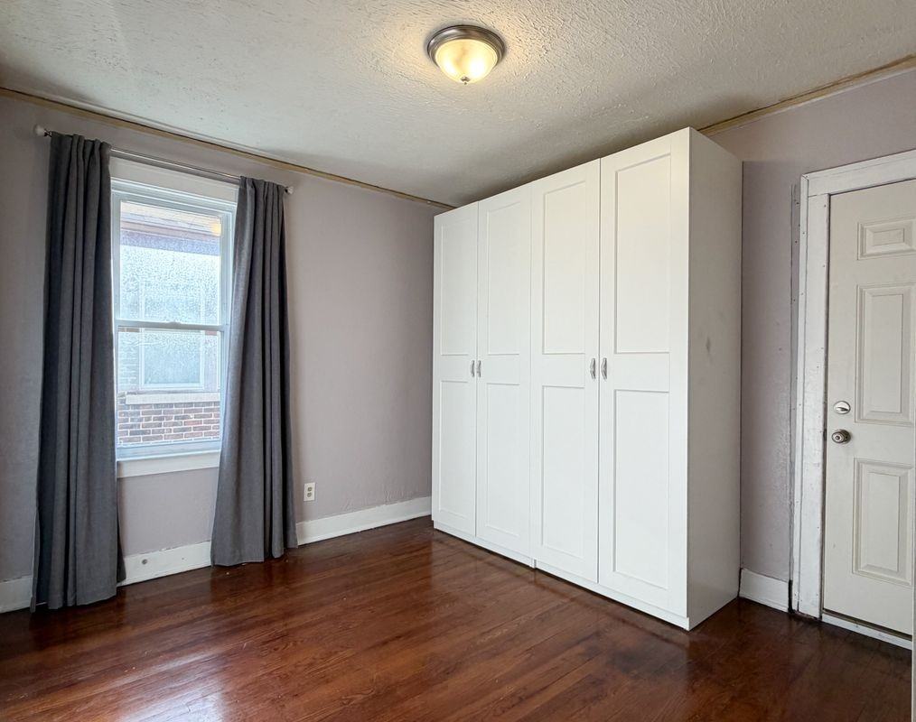 2710 Clements St - Photo 5 of 10